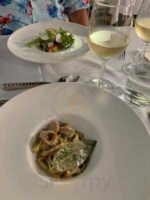 Hyde N Chic Restaurant