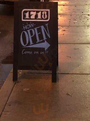 1718 The Bates-hendricks Housebar