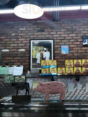 Robert's Meats And Deli