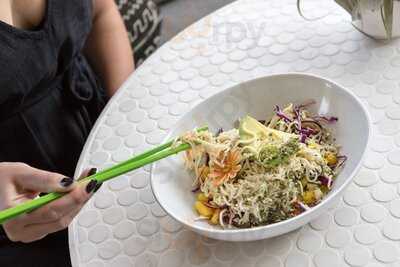 Lacuna Juice And Yoga