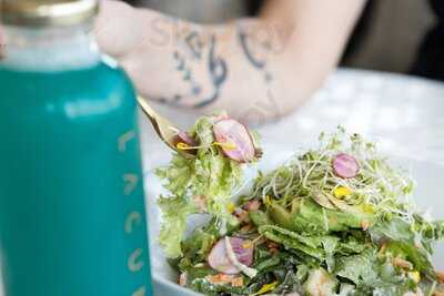 Lacuna Juice And Yoga