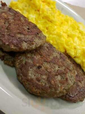 On Main Southern Eatery & Venue