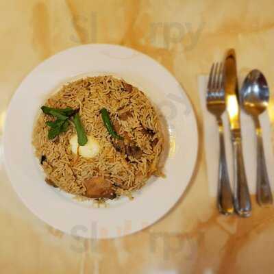 Manhattan Halal Restaurant