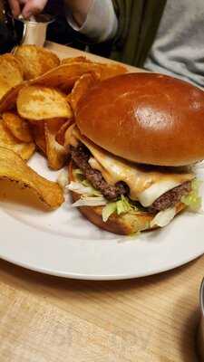 Fretboard Brewing & Public House