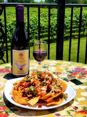 Delmonaco Winery & Vineyards