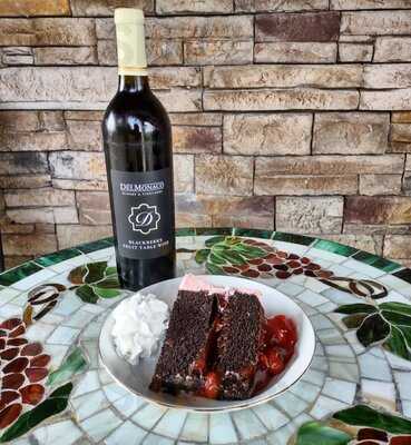 Delmonaco Winery & Vineyards