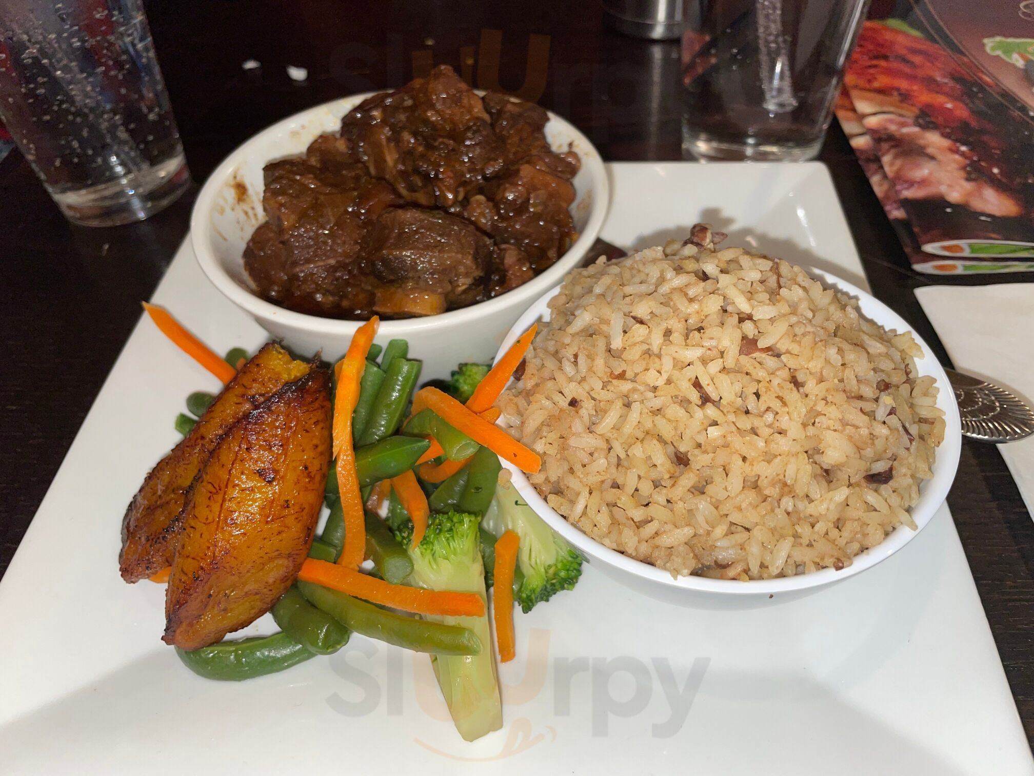 Breezes Island Grill Restaurant And Lounge