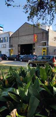 Gus's World Famous Fried Chicken