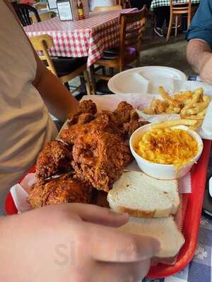 Gus's World Famous Fried Chicken