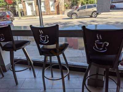 Ding Tea & Ha Long Cafe