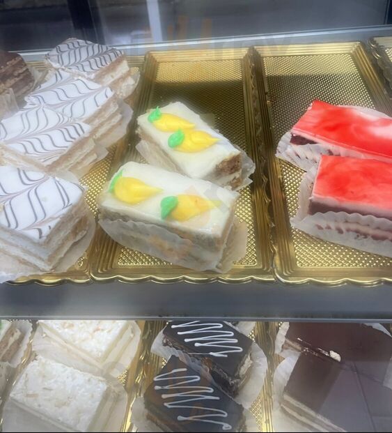 La Roma Pastry Shop