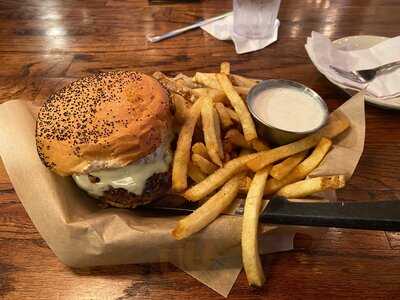 Snuffer's Restaurant & Bar