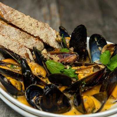 Julia's Bistro And Bar