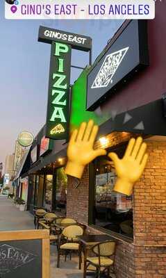 Gino's East Chicago Pizza Of La