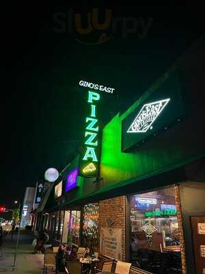 Gino's East Chicago Pizza Of La
