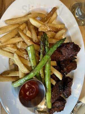 Christophers Kitchen & Bar