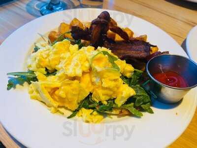 Christophers Kitchen & Bar