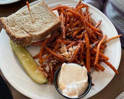 Danny's On The Green