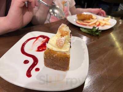 Danny's On The Green