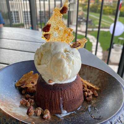 Blind Salamander Kitchen & Bar