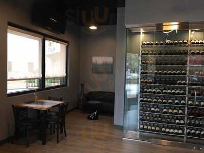 C'est Le Vin Wine Bar & Shop
