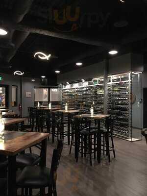 C'est Le Vin Wine Bar & Shop