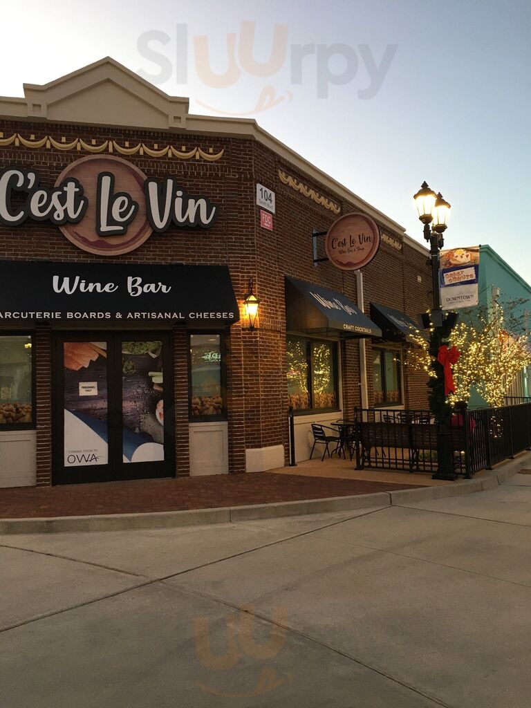 C'est Le Vin Wine Bar & Shop