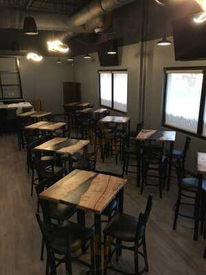 C'est Le Vin Wine Bar & Shop