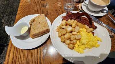 By George Restaurant And Bar