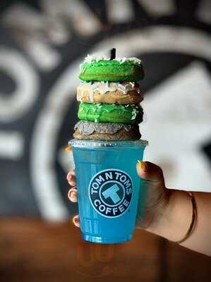 Tom N Toms Coffee