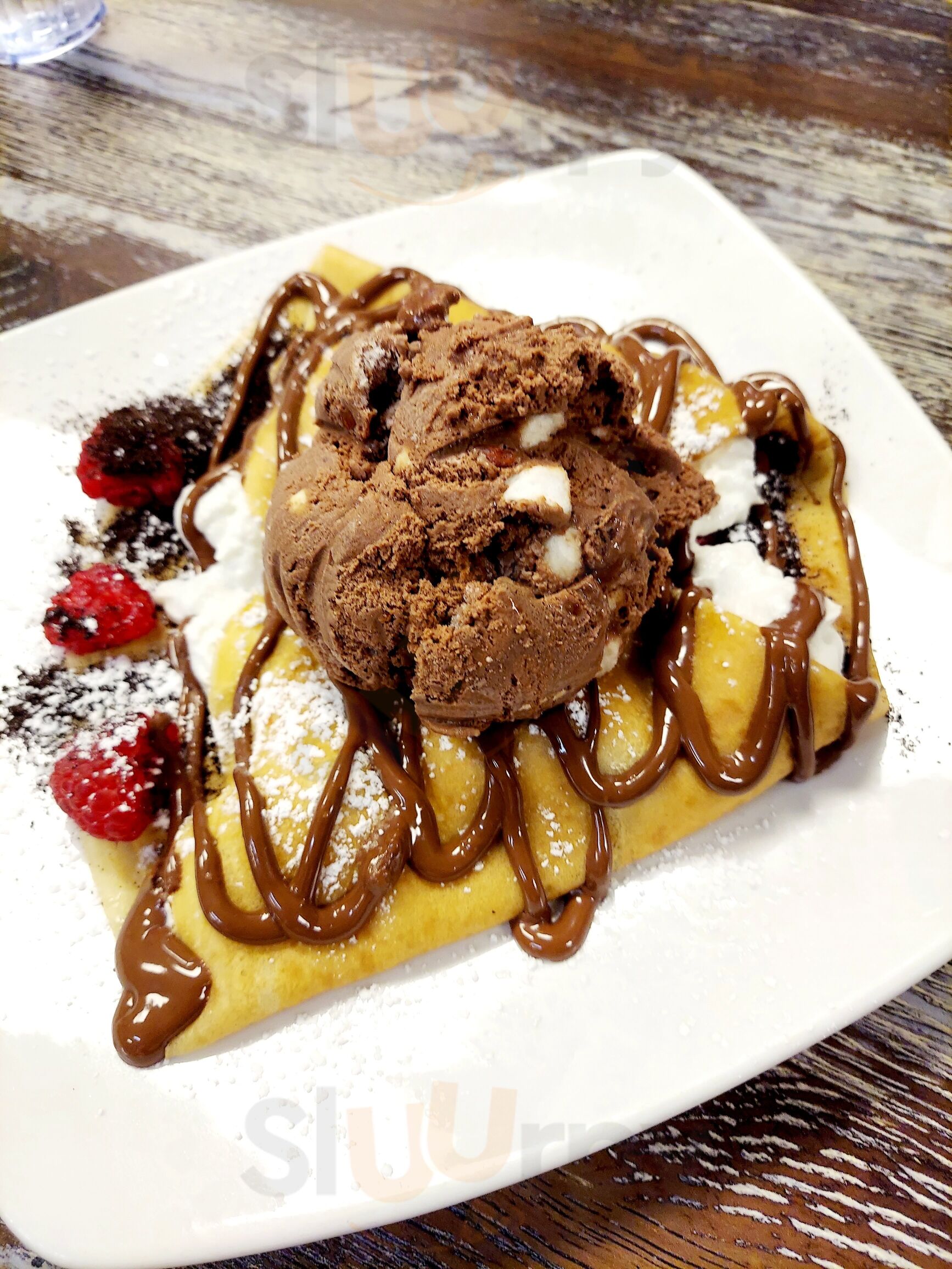 Lala’s Waffles Crepes & Shakes