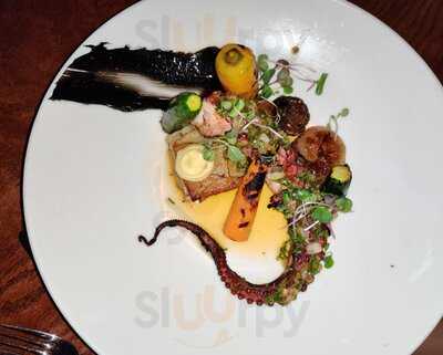 Bar Crudo Oyster Bar And Restaurant