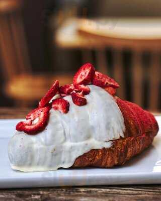 Angelina Bakery (central Park)