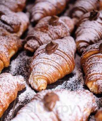 Angelina Bakery (central Park)