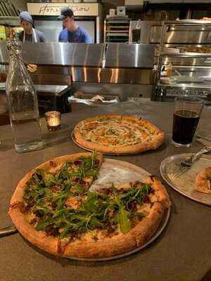 Stone's Throw Pizza