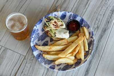 Eric's Bay View Grill