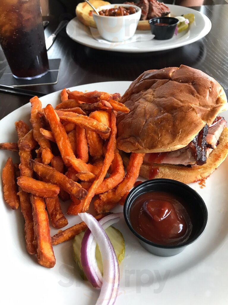Luther's Bbq