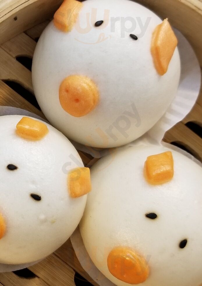 Julia Tea & Dim Sum House