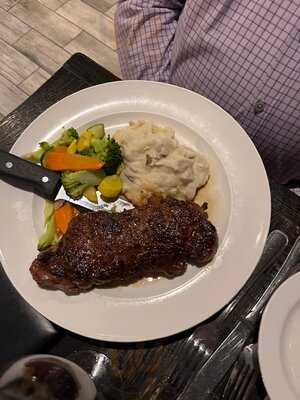 La Familia Restaurant Easton