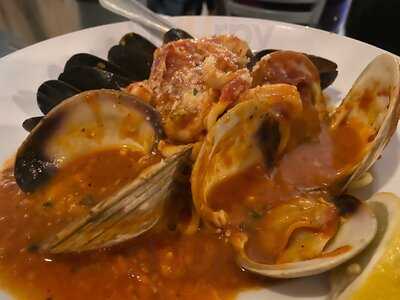 La Familia Restaurant Easton