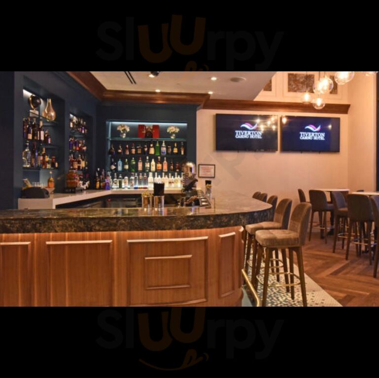 Casino Cafe & Grille