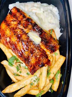 Santini's Deli And Grill