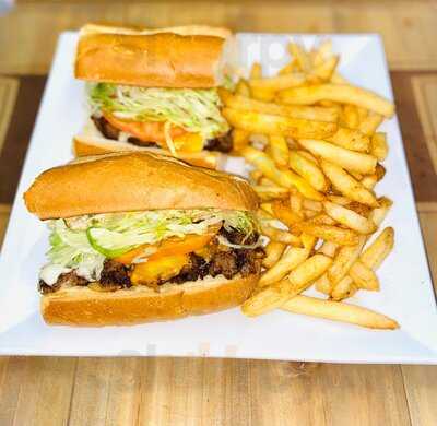 Santini's Deli And Grill