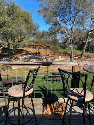Di Arie Vineyard & Winery Tasting Room