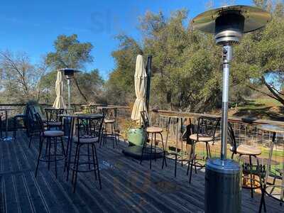 Di Arie Vineyard & Winery Tasting Room