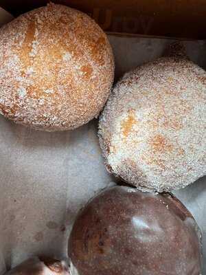 Lee’s Hawaiian Okazuya & Bakery