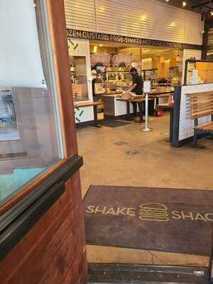 Shake Shack Cow Hollow