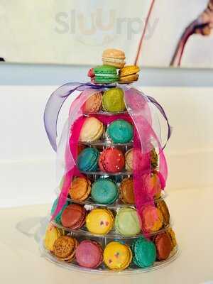 Le Macaron French Pastries