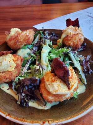 Lazy Dog Restaurant & Bar