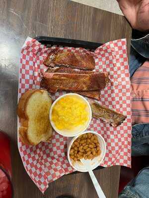 Smokin Joe’s Bbq And Pizzeria